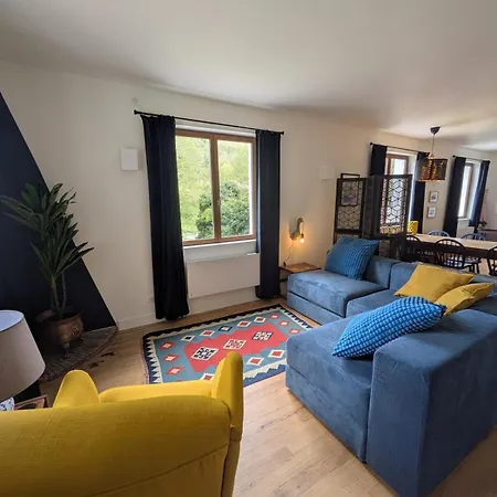 Beautiful House With Jacuzzi In The Mountains Ferienhaus