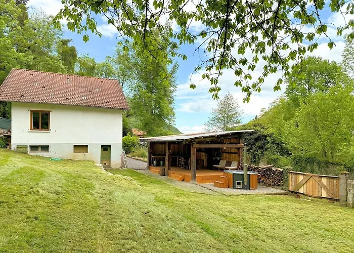펜션 Beautiful House With Jacuzzi In The Mountains *