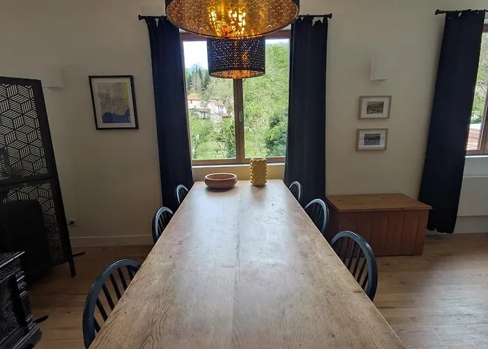 펜션 Beautiful House With Jacuzzi In The Mountains